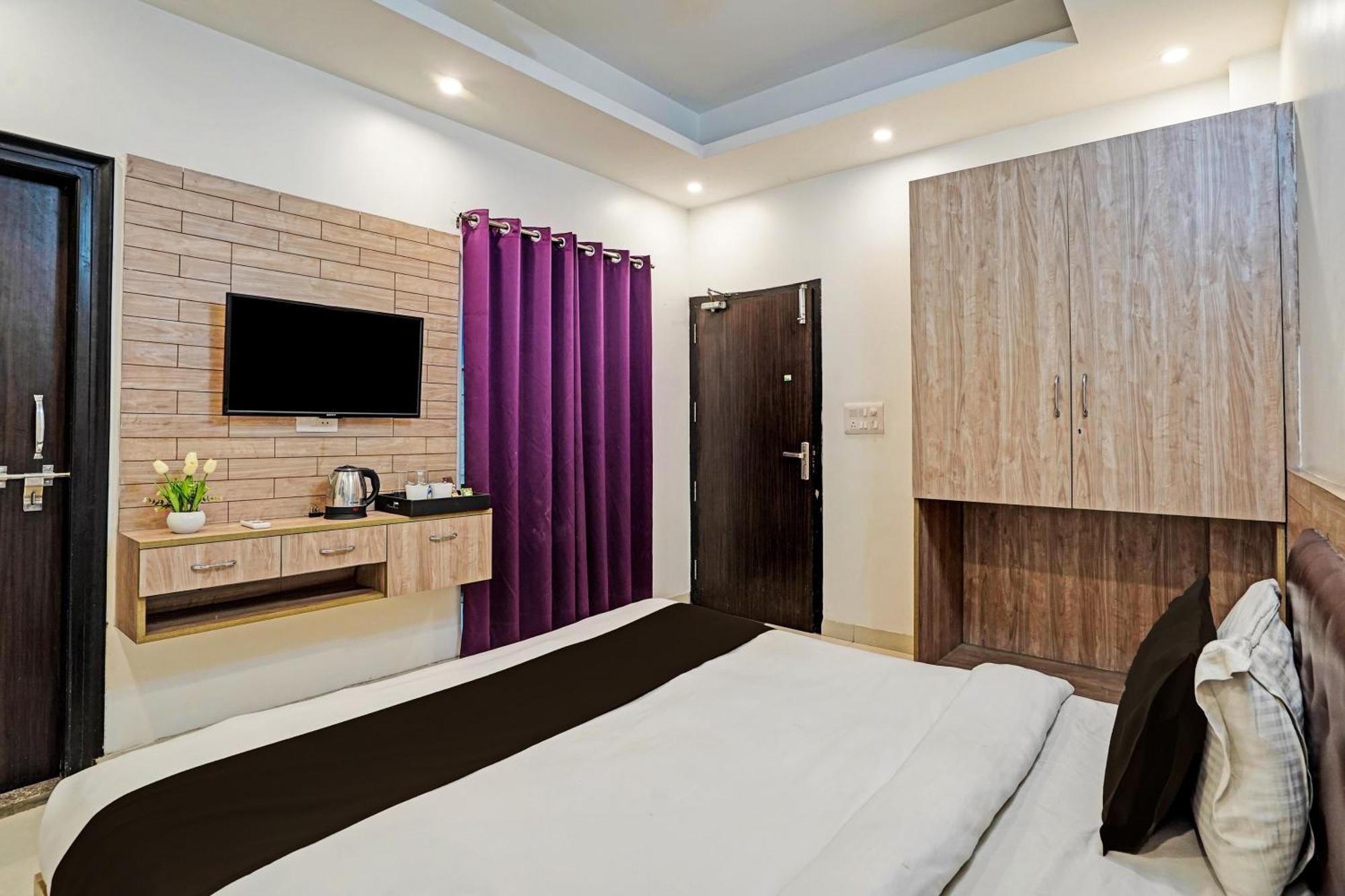 Hotel O Babil Palace Near Omaxe Celebration Mall Gurgaon Exterior foto